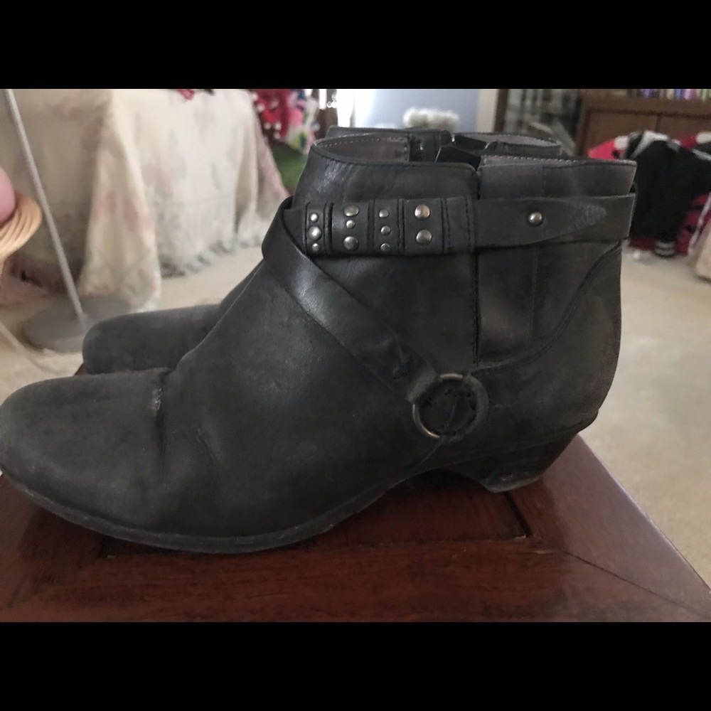 ABEO B.I.O. System NANCY METATARSAL ankle boots in hood preowned condition.